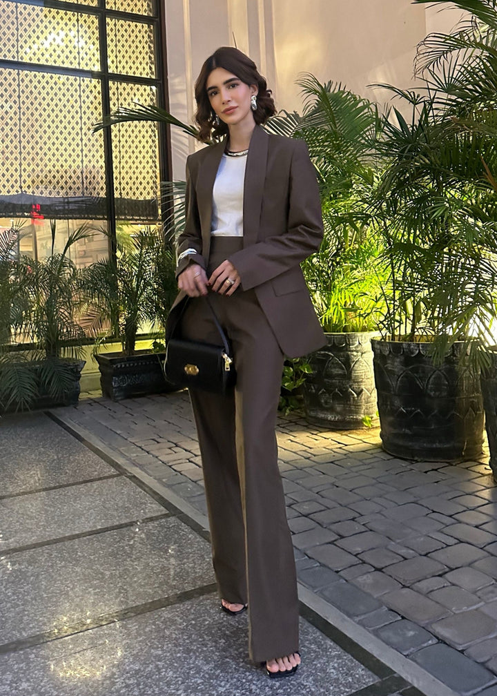 formal women suit
